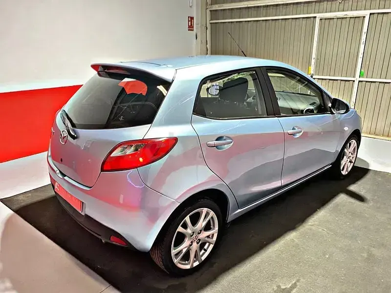 Usado Mazda 2 Active 80 CV (58 kW) 2007 Azul Utilitario