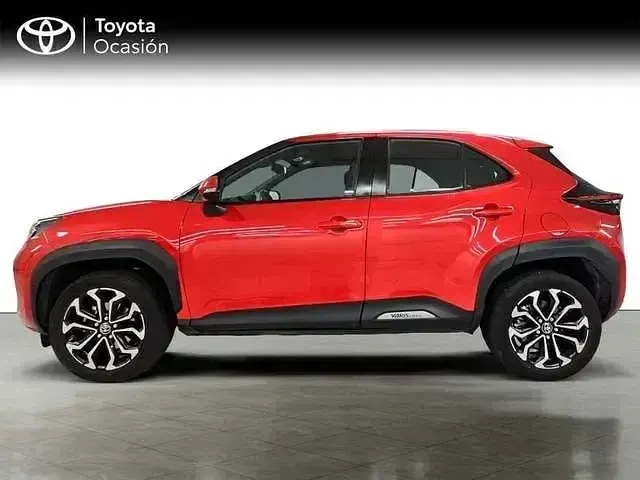 Używany Toyota Yaris Hybrid Active 116 KM (85 kW) 2021 Czerwony Pickup