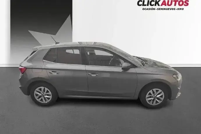 Usado Skoda Fabia Selection 95 CV (69 kW) 2025 Blanco Utilitario