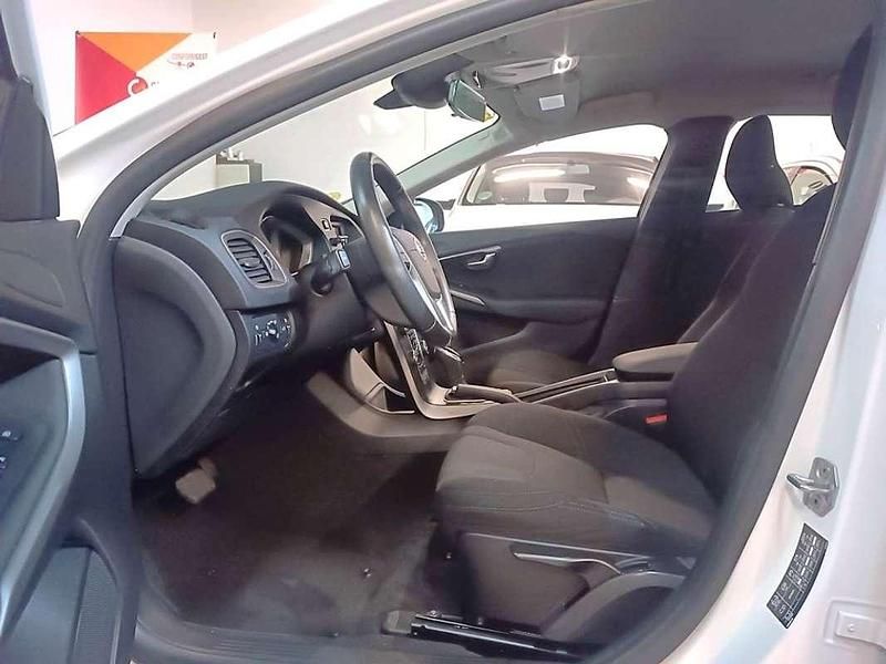 Usado Volvo V40 Kinetic 114 CV (83 kW) 2014 Blanco SUV