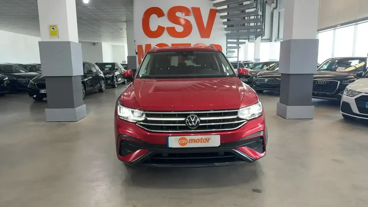 Usado VW Tiguan Life 150 CV (110 kW) 2022 Rojo SUV