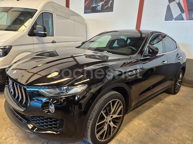 Negro Usado 2020 Maserati Levante SUV | 54.990 € (Un poco caro) - Imagen 1/4