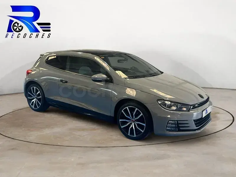 Usado VW Scirocco R-line 125 CV (91 kW) 2017 Gris / plata Coupe