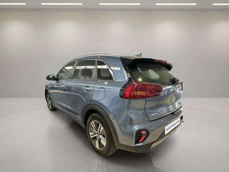 Usado Kia Niro 141 CV (103 kW) 2021 Gris / plata SUV