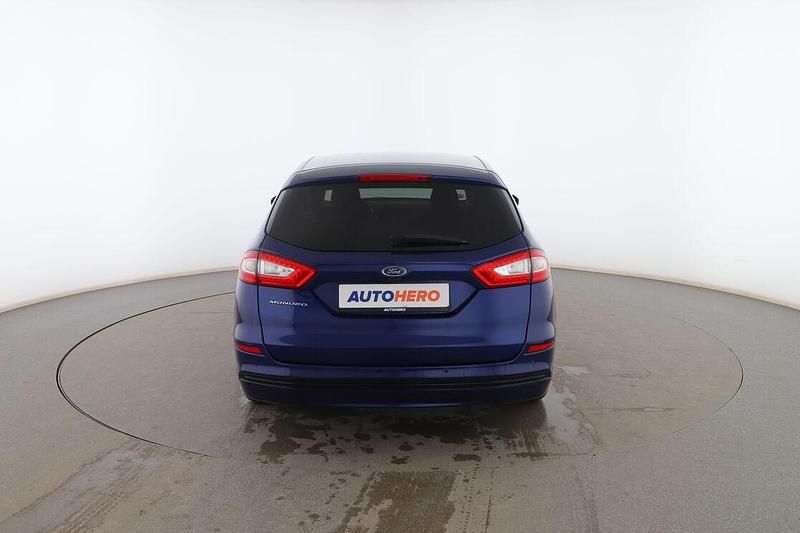 Usado Ford Mondeo Titanium 160 CV (117 kW) 2018 Azul Familiar