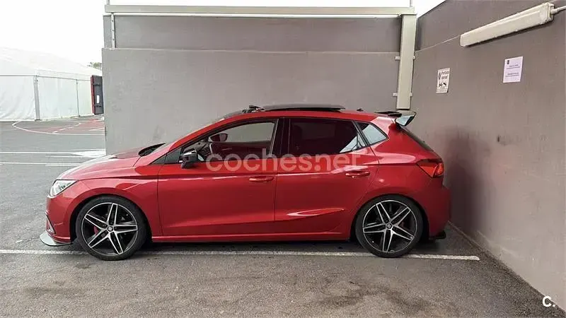 Usado Seat Ibiza FR 115 CV (84 kW) 2018 Rojo Utilitario