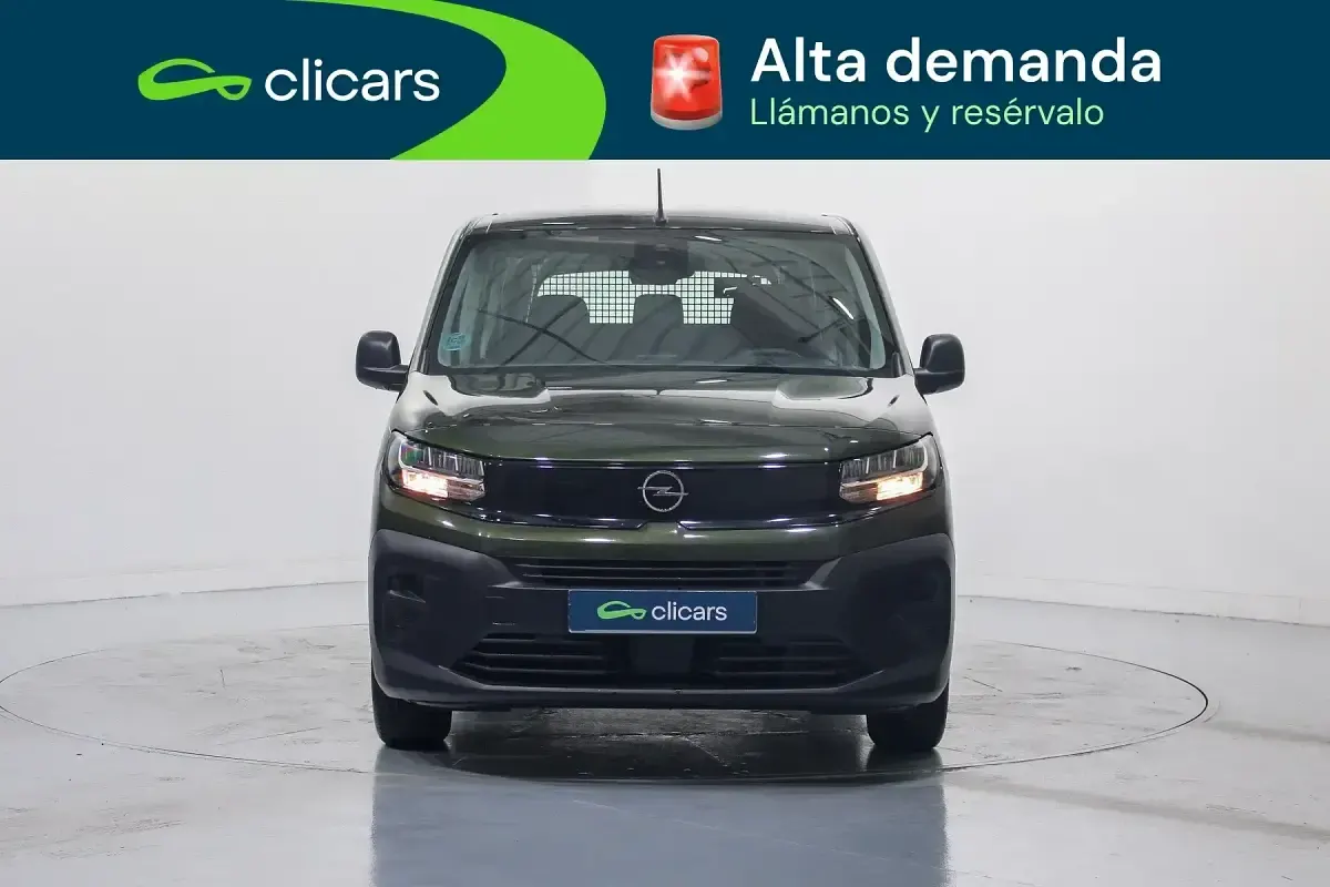 Usado Opel Combo Edition 100 CV (73 kW) 2025 Verde Monovolumen
