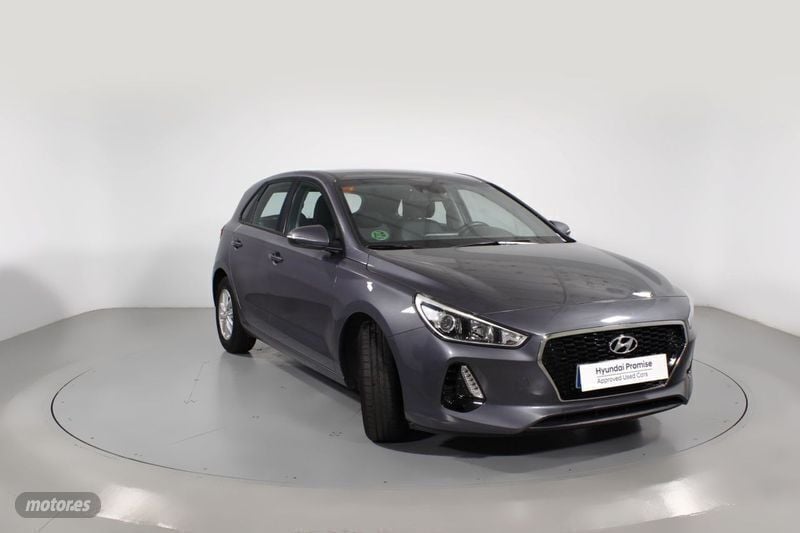Gris Usado 2018 Hyundai i30 Berlina | 14.900 € (Precio justo) - Imagen 1/4
