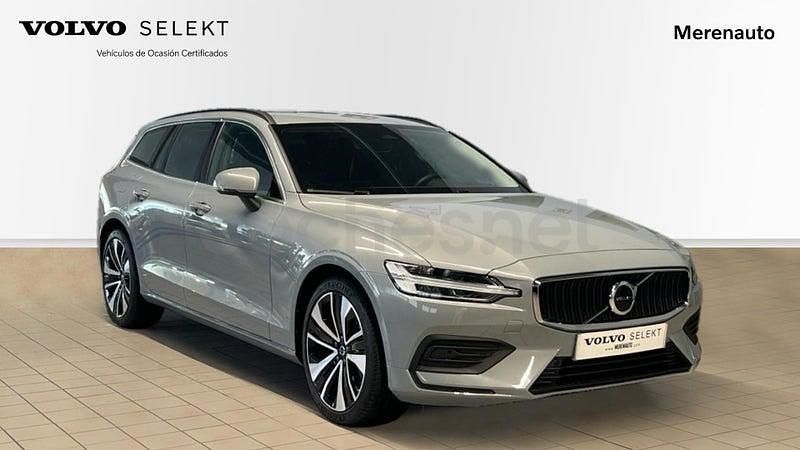 Usado Volvo V60 Core 197 CV (144 kW) 2025 Gris / plata Familiar