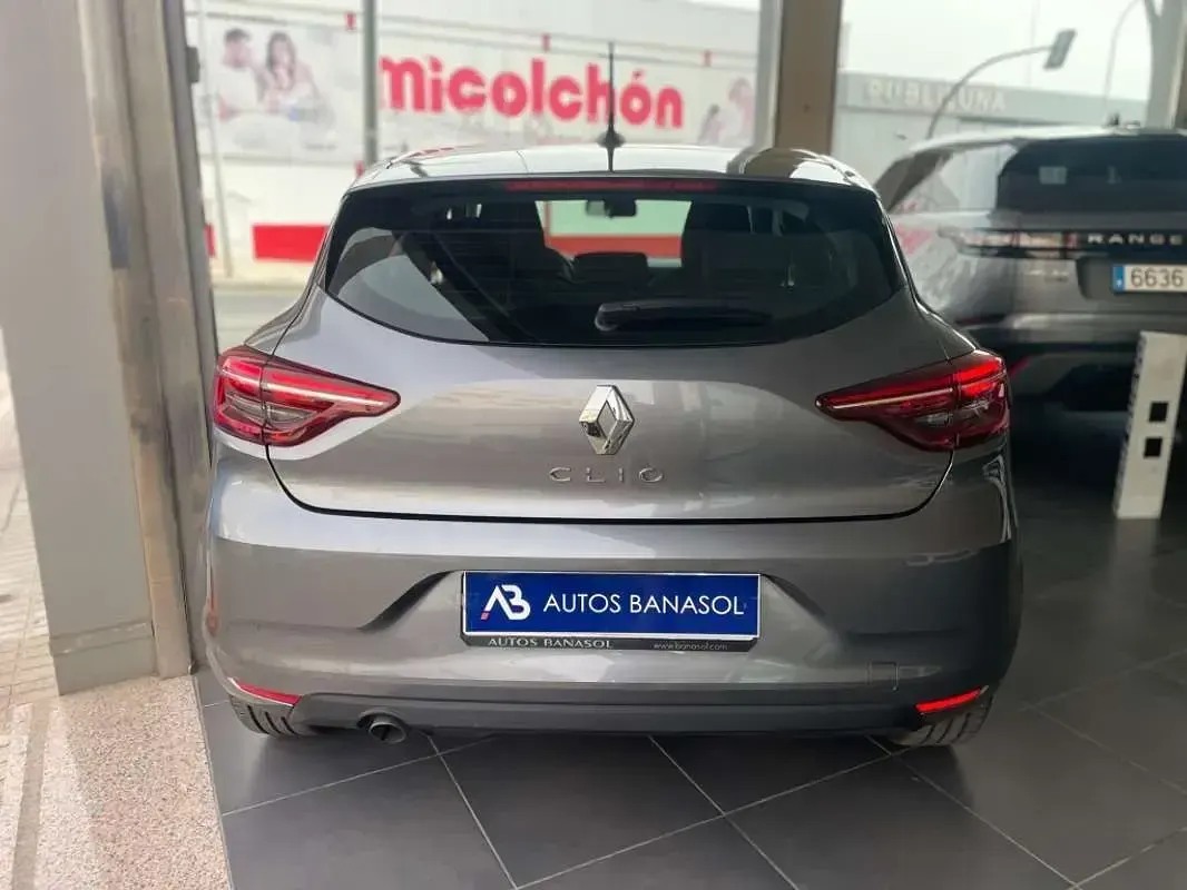 Usado Renault Clio Equilibre 91 CV (66 kW) 2023 Gris Utilitario