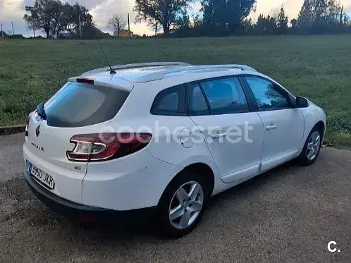 Usado Renault Mégane GrandTour LIMITED 110 CV (80 kW) 2015 Blanco Familiar