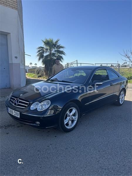 Usado Mercedes CLK270 Avantgarde 170 CV (125 kW) 2004 Azul Coupe