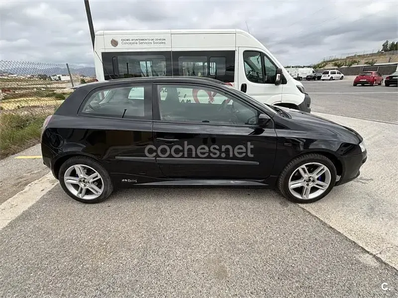 Usado Fiat Stilo Racing 120 CV (88 kW) 2006 Negro Berlina