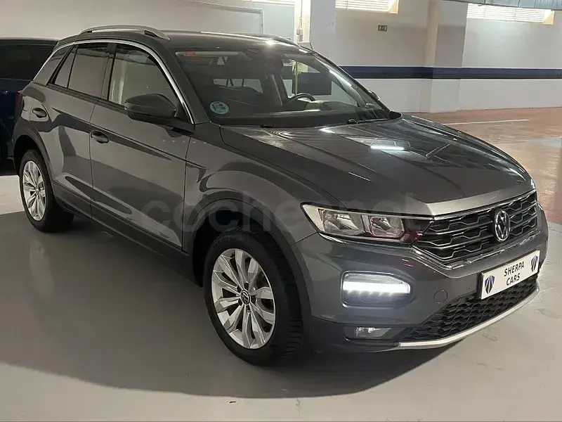 Usado VW T-Roc Advance 150 CV (110 kW) 2021 Gris / plata SUV