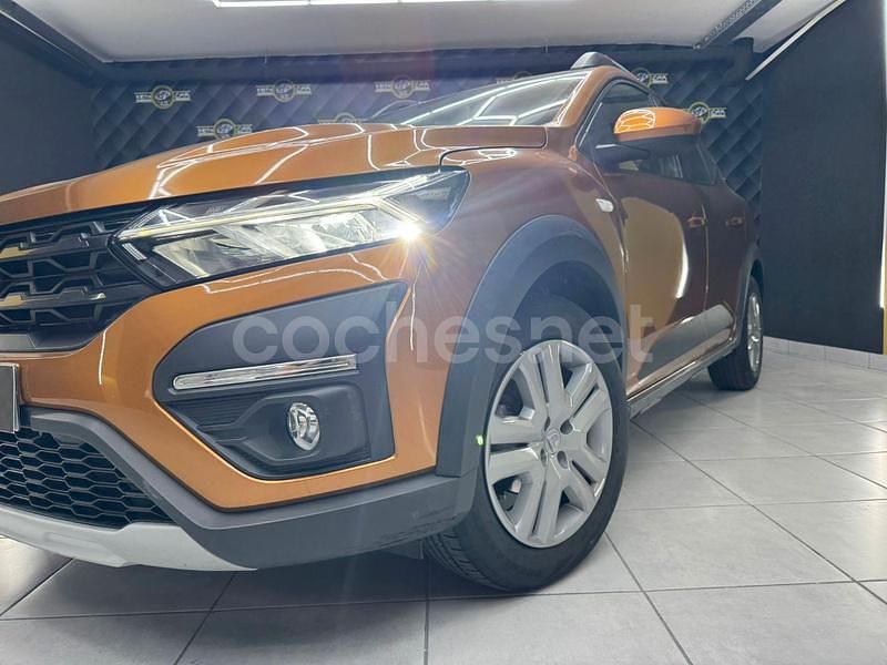 Begagnad Dacia Sandero Expression 91 HK (66 kW) 2022 Blå Halvkombi