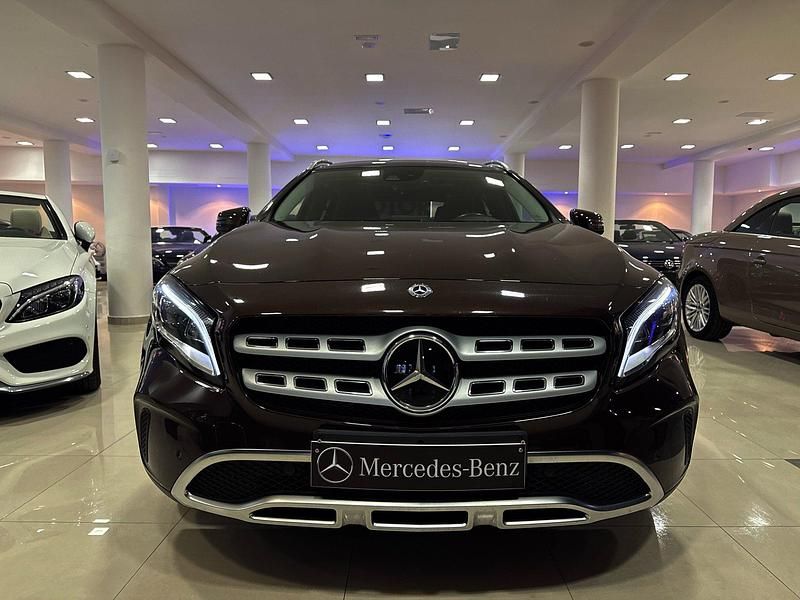 Usado Mercedes GLA220 Urban 177 CV (130 kW) 2017 Marrón SUV