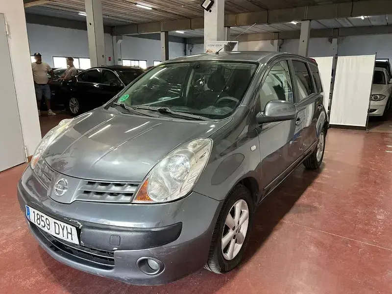 Usado Nissan Note Visia 88 CV (64 kW) 2006 Gris / plata Utilitario