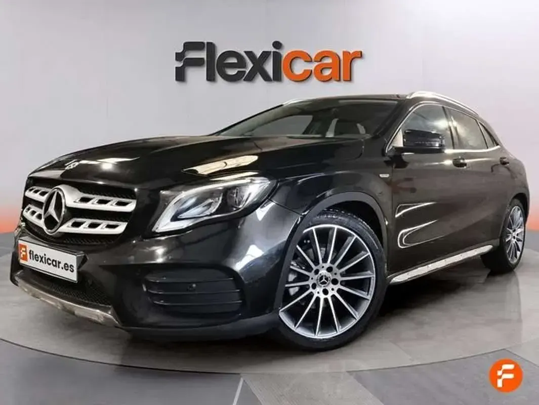Usado Mercedes GLA200 156 CV (114 kW) 2019 Negro SUV