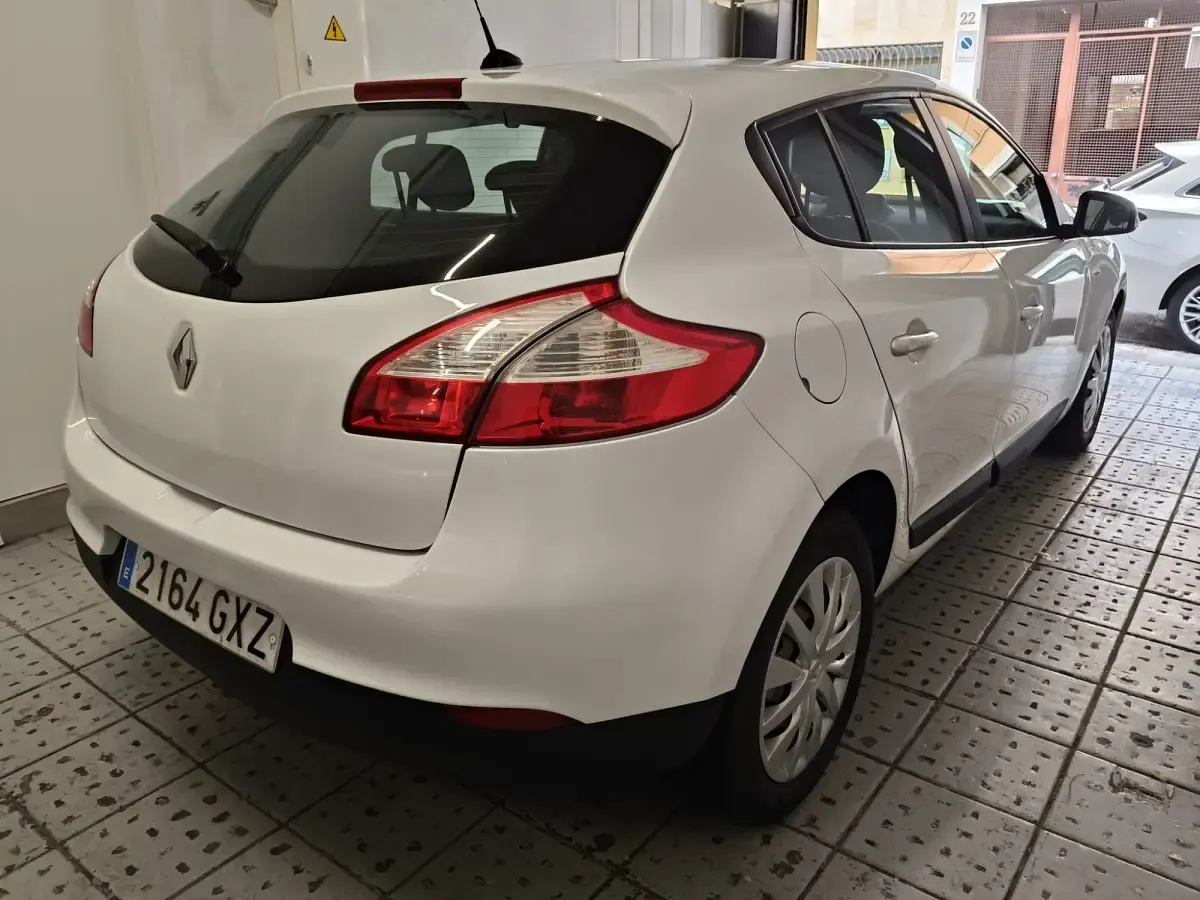 Usado Renault Mégane 110 CV (80 kW) 2010 Blanco