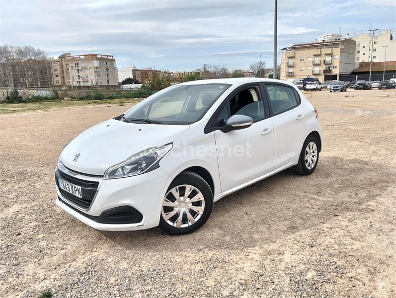 Usado Peugeot 208 Signature Sky 99 CV (72 kW) 2018 Blanco Utilitario