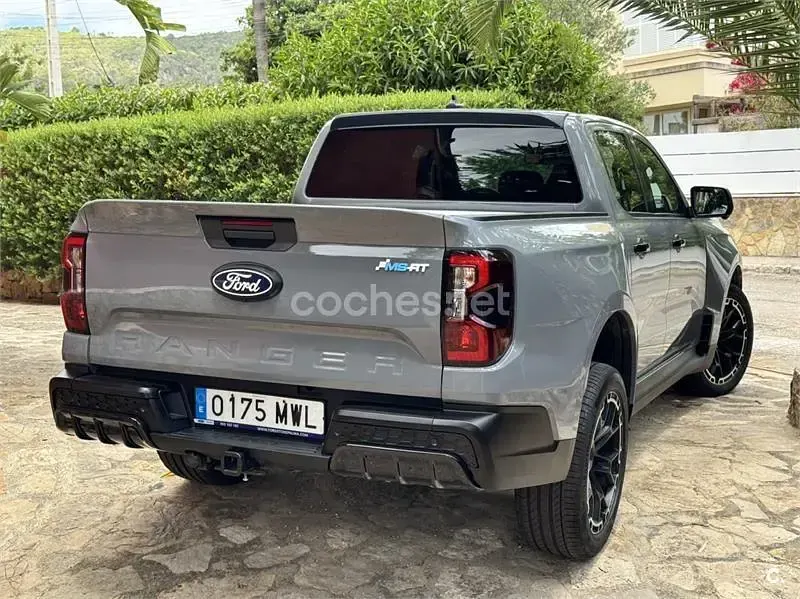 Usado Ford Ranger 240 CV (176 kW) 2024 Gris / plata Pickup/Camioneta
