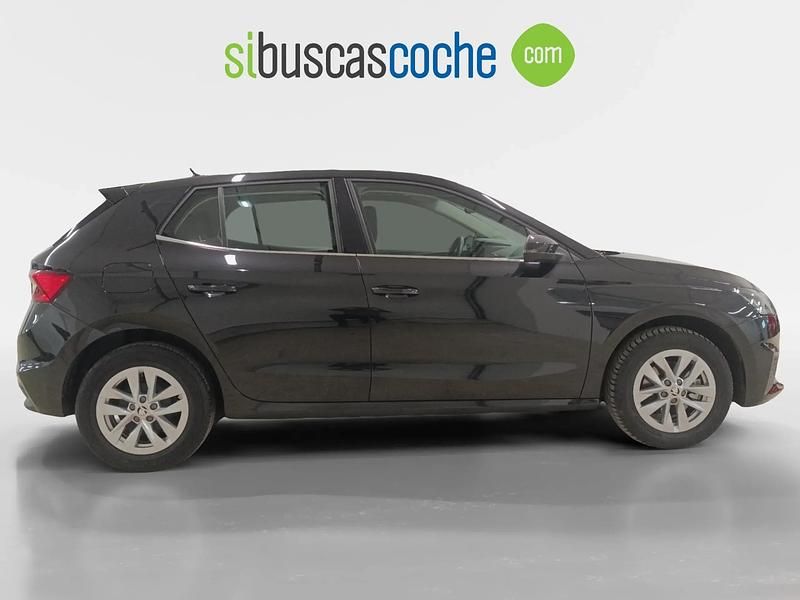 Käytetty Skoda Fabia 110 HP (80 kW) 2022 Musta Viistoperä