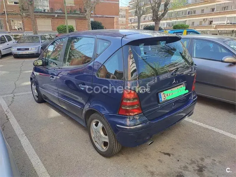 Usado Mercedes A170 Avantgarde 95 CV (69 kW) 2002 Azul Monovolumen