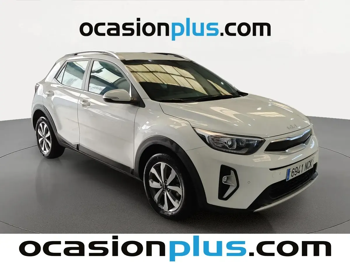 Usado Kia Stonic 101 CV (74 kW) 2025 Blanco SUV