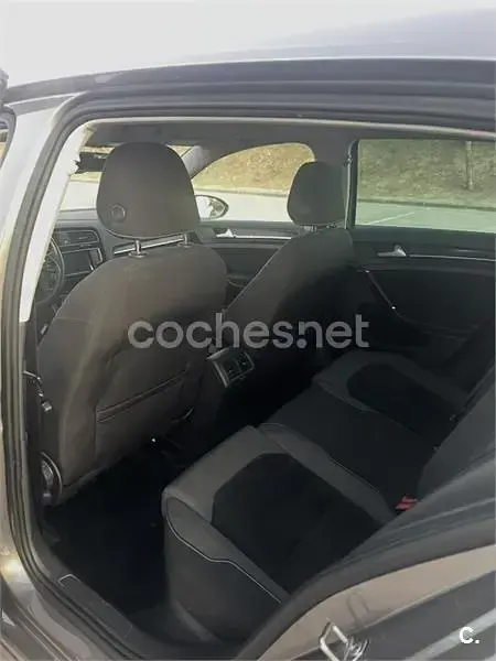 Usado VW Golf VII Sportline 110 CV (80 kW) 2015 Gris / plata Berlina