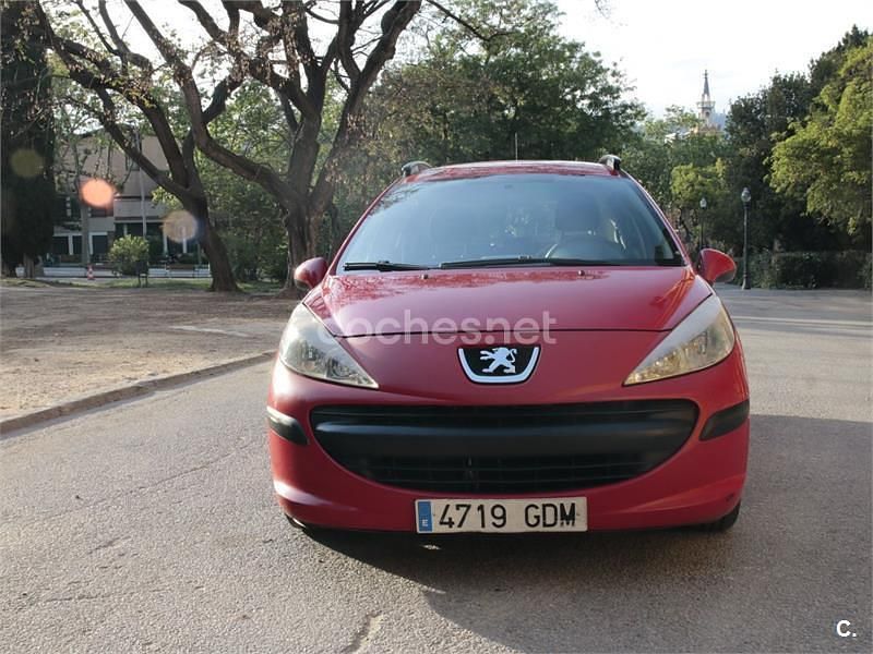 Usado Peugeot 207 95 CV (69 kW) 2008 Granate Familiar