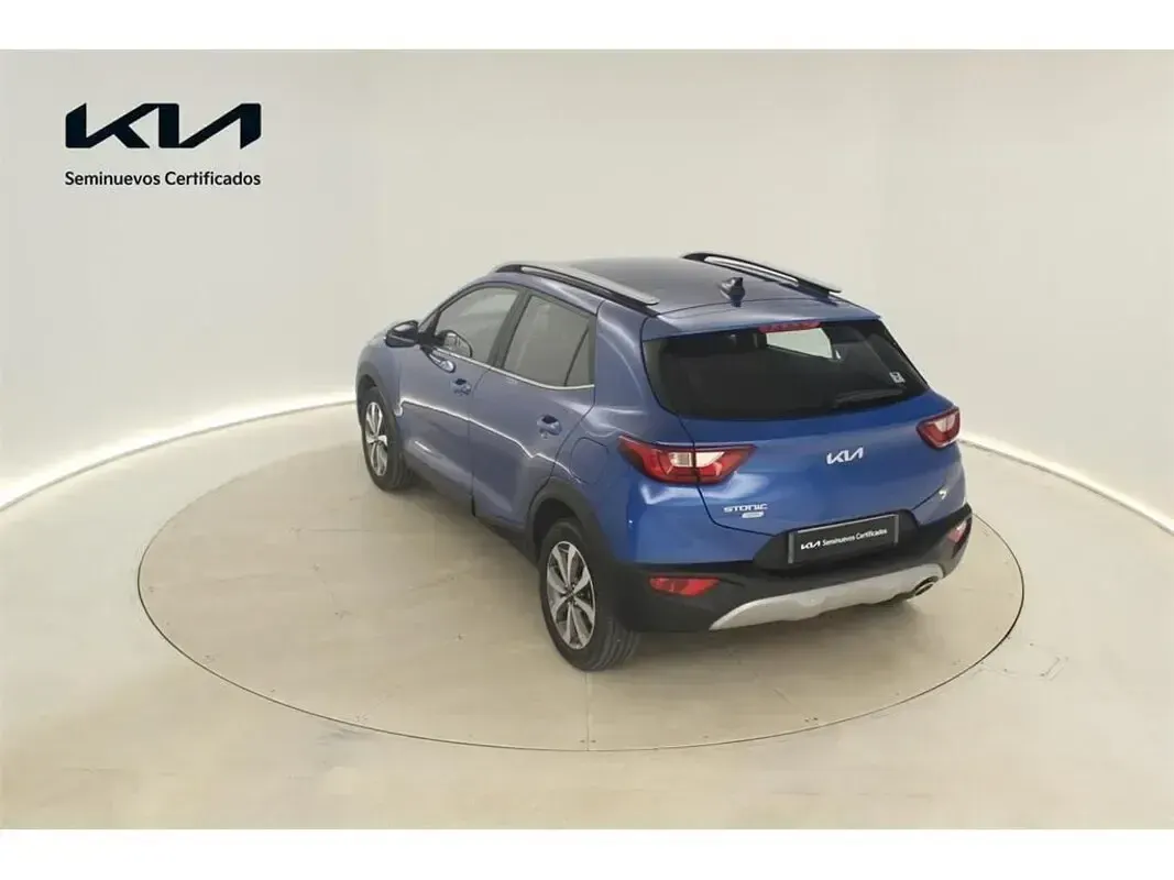 Usado Kia Stonic 100 CV (73 kW) 2025 Azul SUV