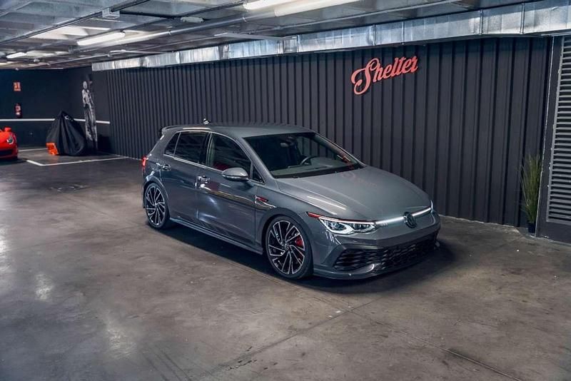 Usado VW Golf VIII GTI 300 CV (220 kW) 2023 Gris Utilitario