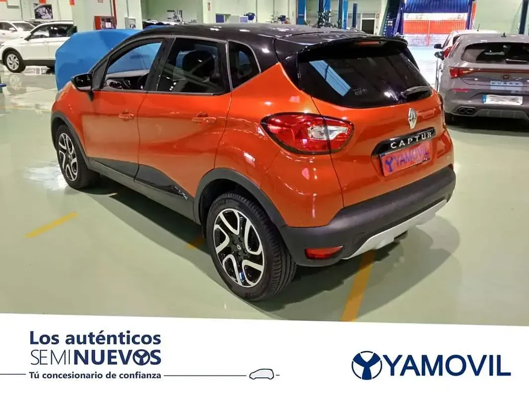 Usado Renault Captur Zen 90 CV (66 kW) 2016 Naranja SUV