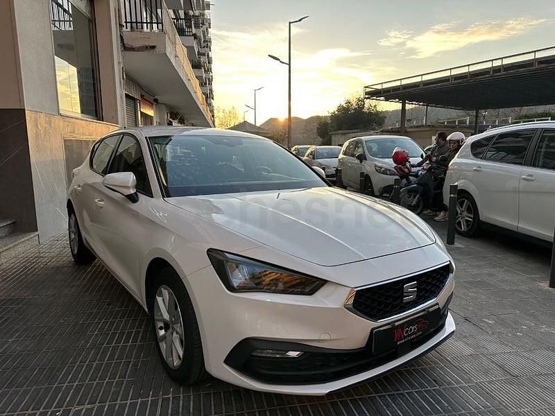 Usado Seat Leon Style 115 CV (84 kW) 2021 Blanco Berlina
