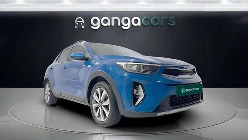 Usado Kia Stonic 84 CV (61 kW) 2022 Azul SUV