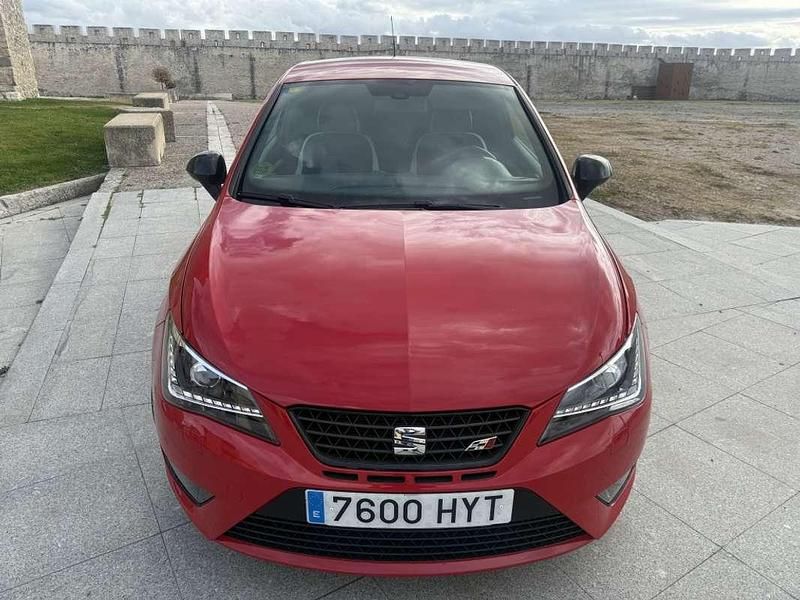 Usado Seat Ibiza SC CUPRA 179 CV (131 kW) 2014 Rojo Utilitario
