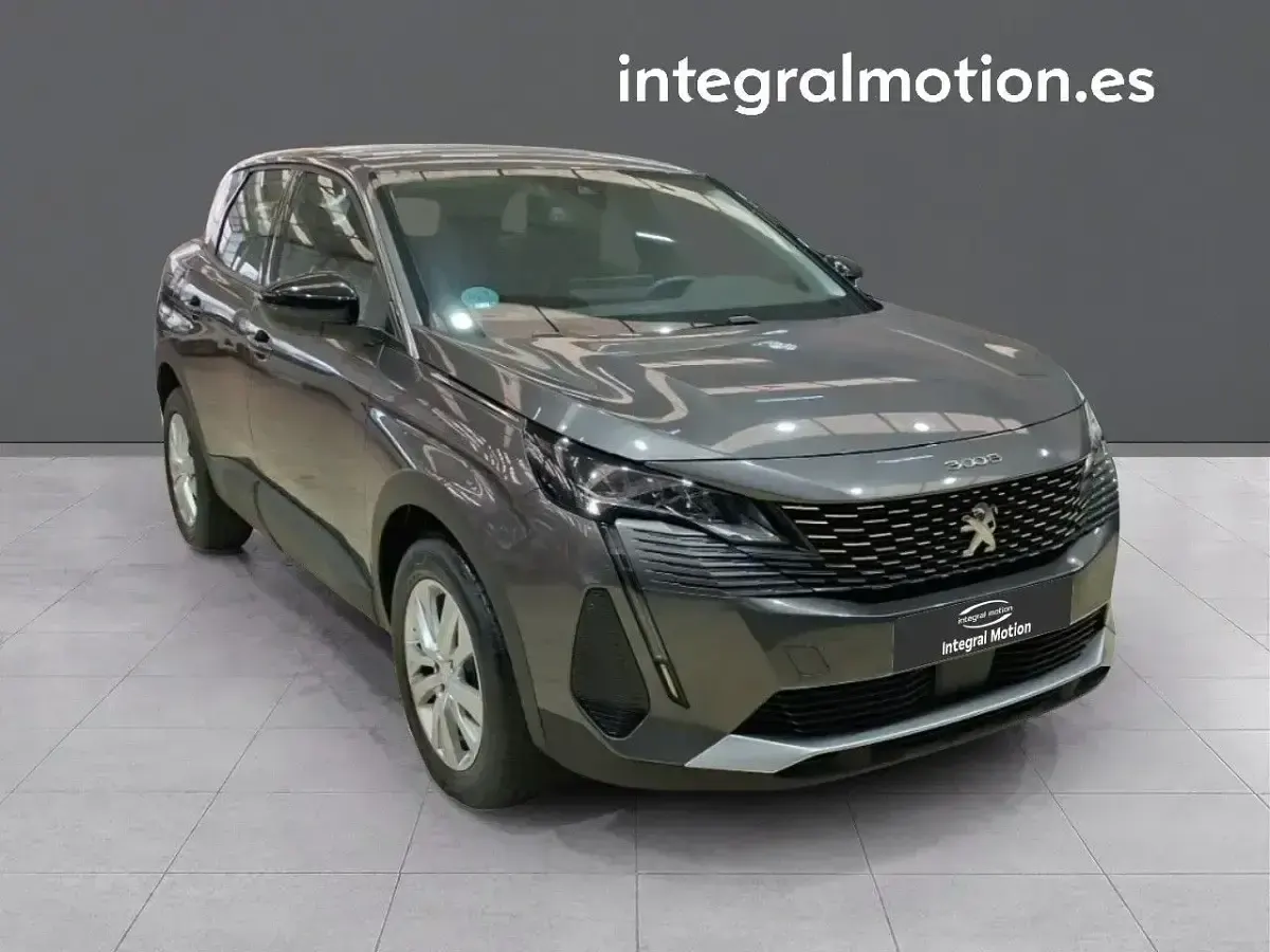 Usado Peugeot 3008 Active 130 CV (95 kW) 2022 Marrón SUV