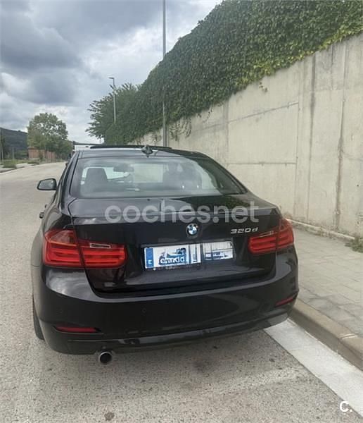 Käytetty BMW 320 Efficient Dynamics 163 HP (119 kW) 2013 Musta Sedan