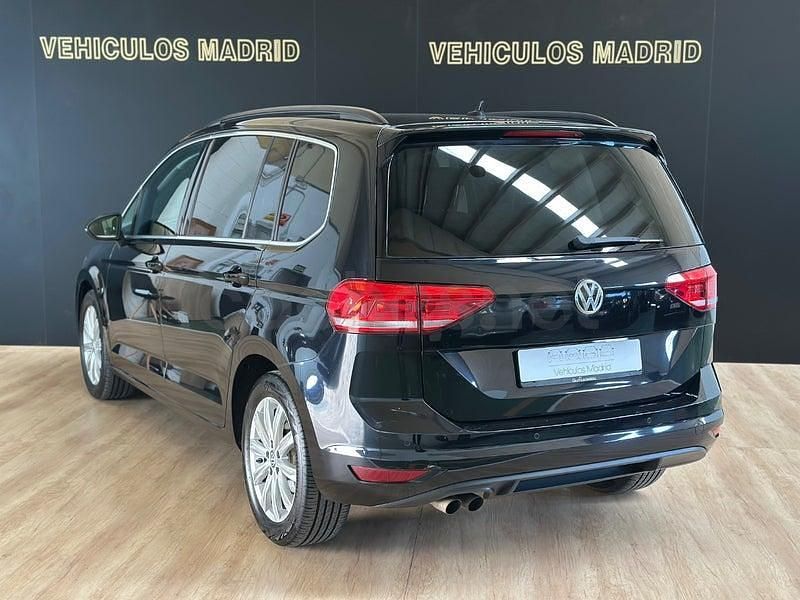 Usado VW Touran Sportline 150 CV (110 kW) 2018 Negro Monovolumen
