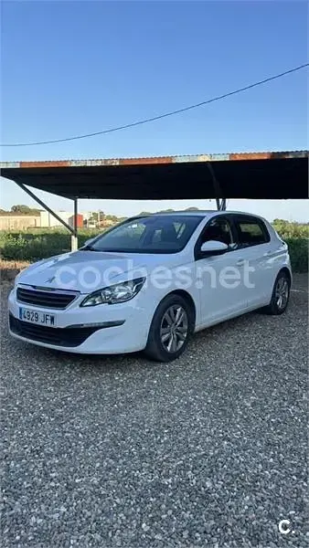 Usado Peugeot 308 Access 82 CV (60 kW) 2015 Blanco Berlina