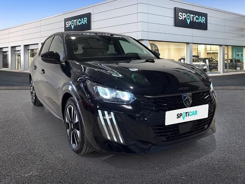 Usado Peugeot 208 Allure 101 CV (74 kW) 2025 Negro Utilitario