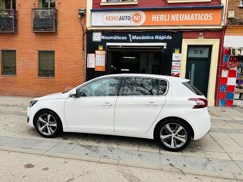 Usado Peugeot 308 Allure 125 CV (91 kW) 2014 Blanco Berlina