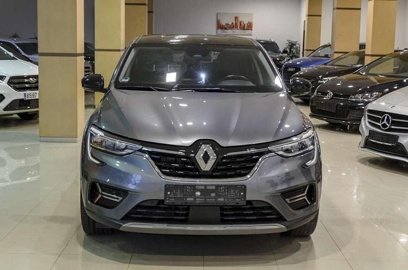 Käytetty Renault Arkana Techno 140 HP (102 kW) 2023 Harmaa Katumaasturi