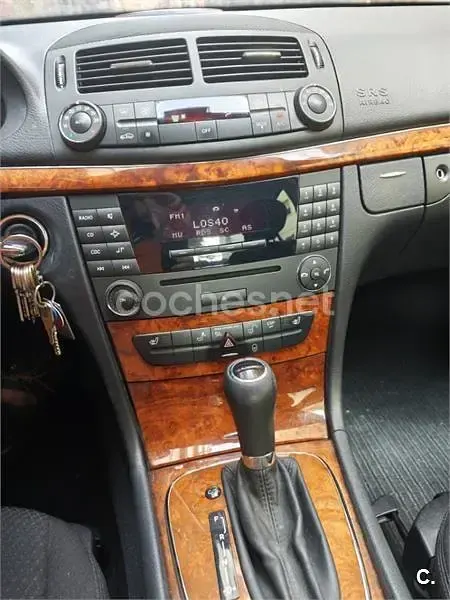 Usado Mercedes E200 Elegance 163 CV (119 kW) 2007 Beige Berlina