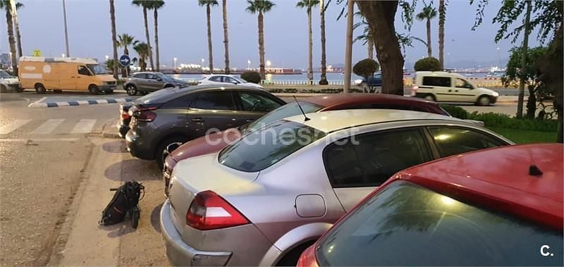 Gris / plata Usado 2006 Renault Mégane II Dynamique Berlina | 2000 € (Buen precio) - Imagen 1/1