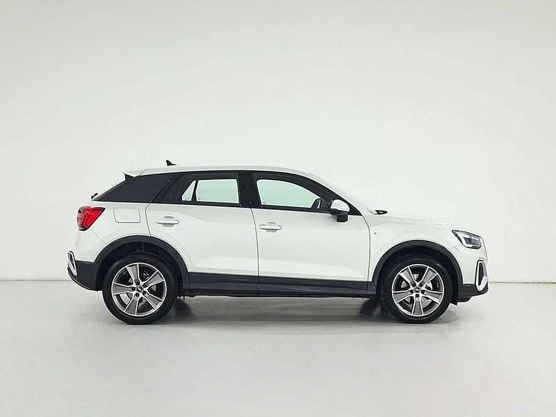 Usado Audi Q2 Black Edition 150 CV (110 kW) 2025 Gris SUV
