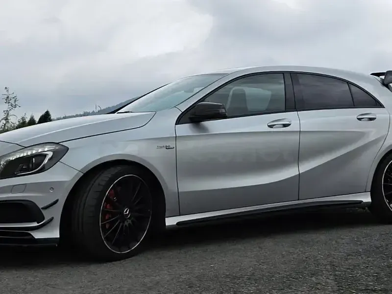Usado Mercedes A45 AMG AMG 360 CV (264 kW) 2014 Gris / plata Utilitario