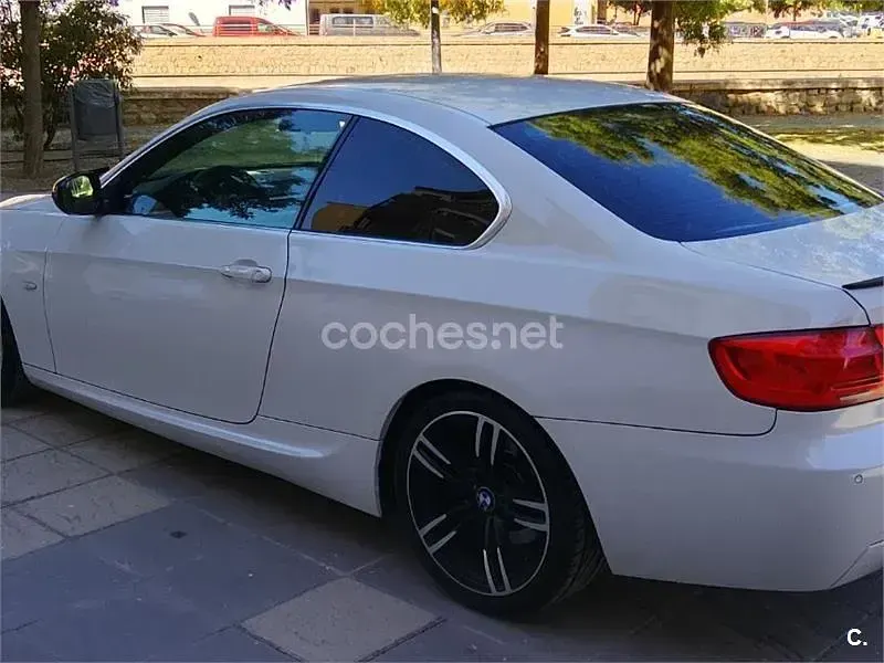 Usado BMW 320 170 CV (125 kW) 2011 Blanco Coupe
