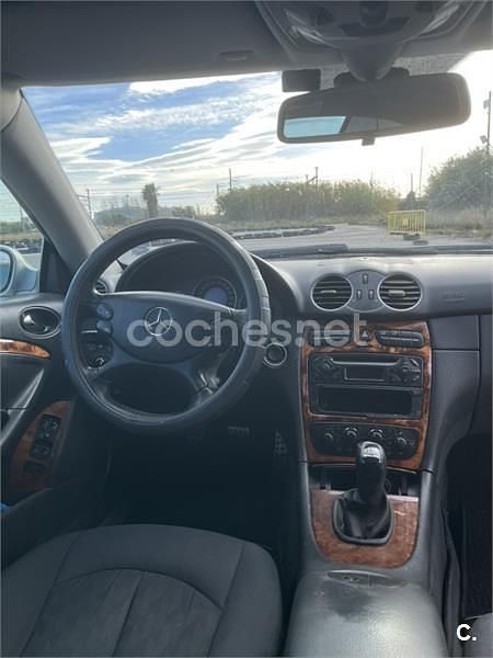 Usado Mercedes CLK270 Elegance 170 CV (125 kW) 2003 Gris / plata Coupe