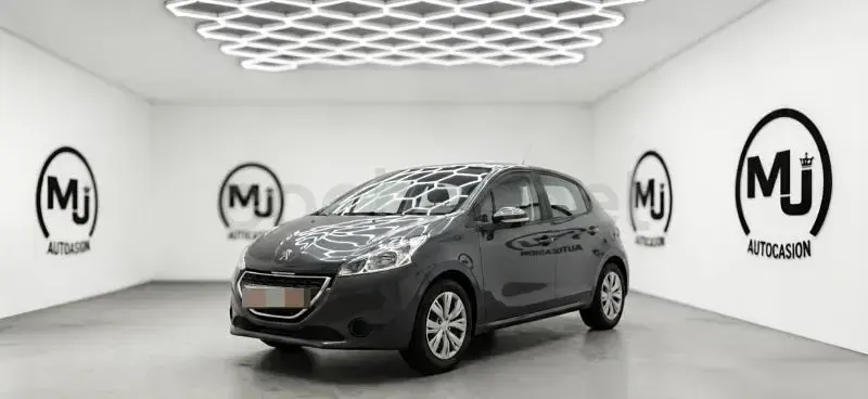 Usado Peugeot 208 Active 82 CV (60 kW) 2014 Negro Utilitario